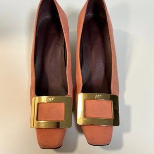 Roger Vivier Belle de Jour Camel Leather with rubbed brass Pilgrim Buckle Sz 36